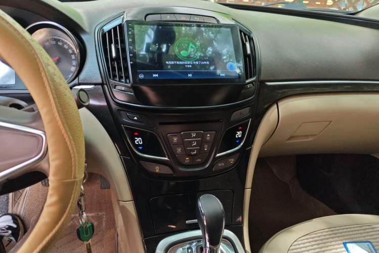 Used Buick Regal 2015 2.0L Leading Fashion Edition Audio And AC Panel