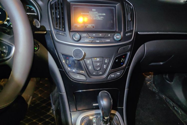 Used Buick Regal 2015 1.6T Elite Tech Model Audio And AC Panel