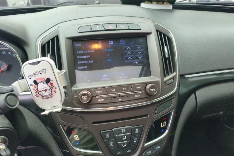 Used Buick Regal 2015 1.6T Leading Technology Model Audio And AC Panel