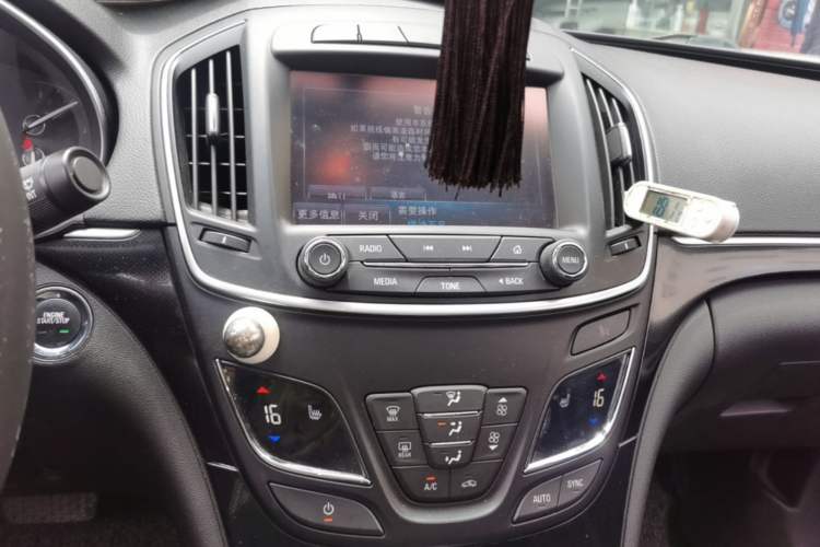 Used Buick Regal 2015 1.6T Elite Tech Model Audio And AC Panel