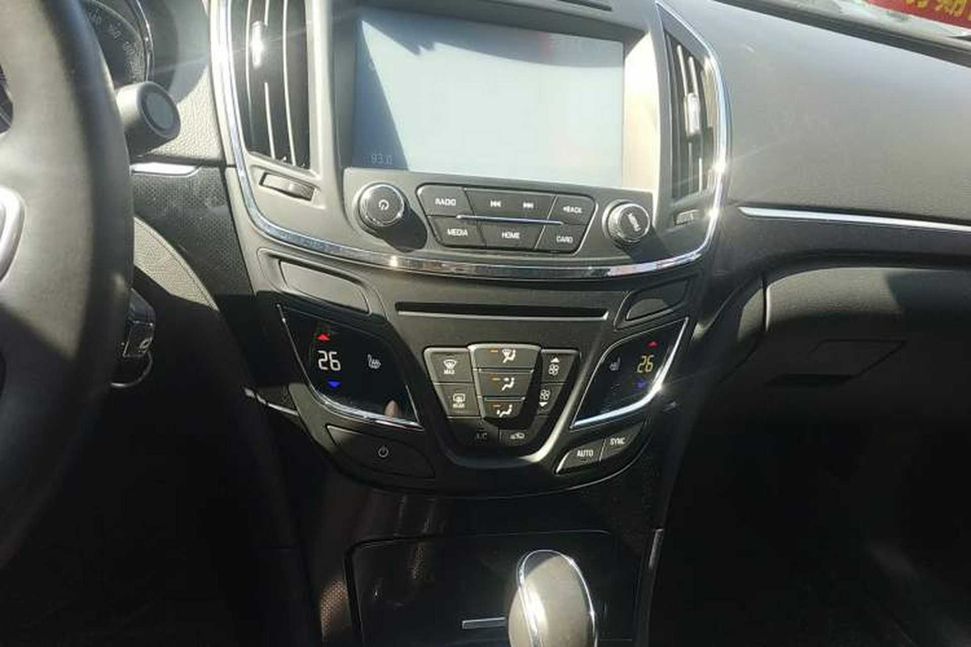 Used Buick Regal 2015 1.6T Fashion Tech Model Audio And AC Panel