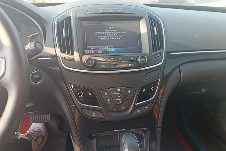 Used Buick Regal 2015 1.6T Elite Tech Model Audio And AC Panel