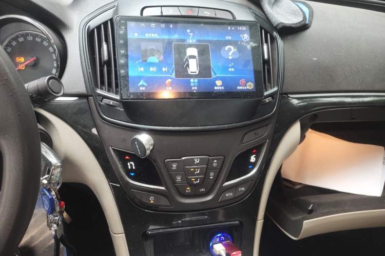 Used Buick Regal 2015 2.0L Leading Fashion Edition Audio And AC Panel