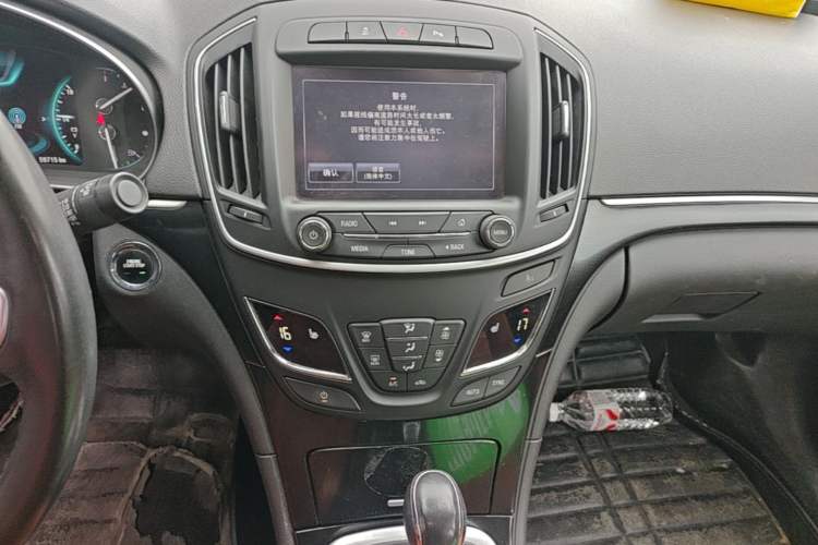 Used Buick Regal 2015 1.6T Elite Tech Model Audio And AC Panel