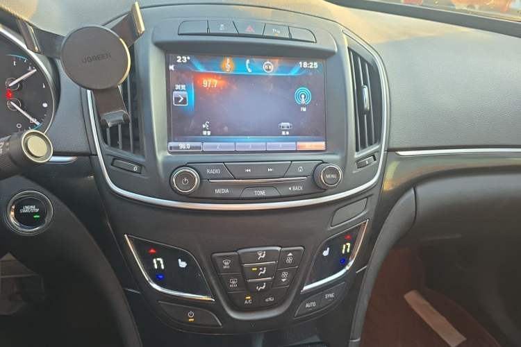 Used Buick Regal 2015 1.6T Elite Tech Model Audio And AC Panel