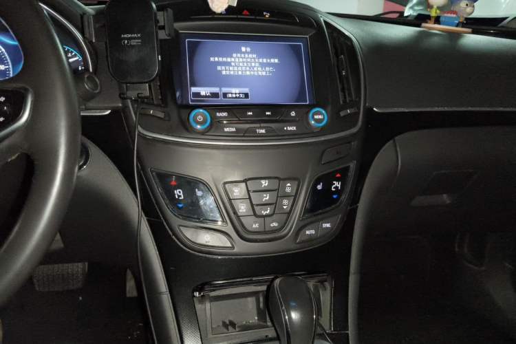 Used Buick Regal 2015 1.6T Elite Tech Model Audio And AC Panel