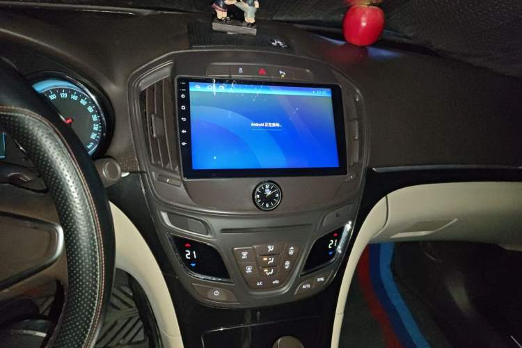 Used Buick Regal 2015 2.0L Leading Fashion Edition Audio And AC Panel