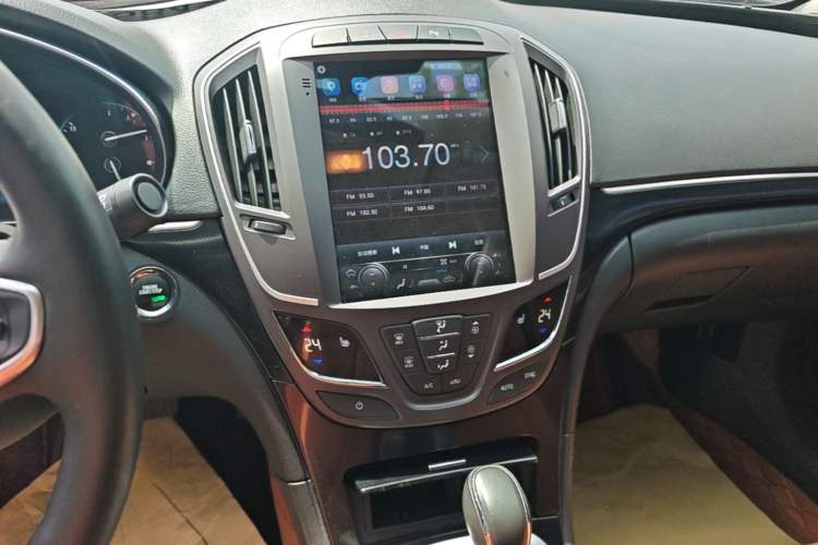 Used Buick Regal 2015 1.6T Elite Tech Model Audio And AC Panel