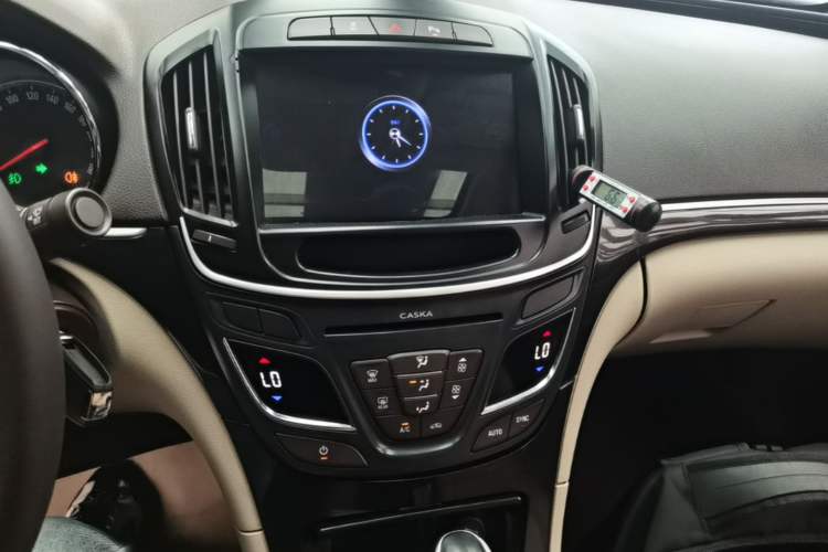 Used Buick Regal 2015 2.0L Leading Fashion Edition Audio And AC Panel