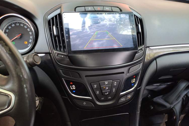 Used Buick Regal 2015 1.6T Leading Technology Model Audio And AC Panel