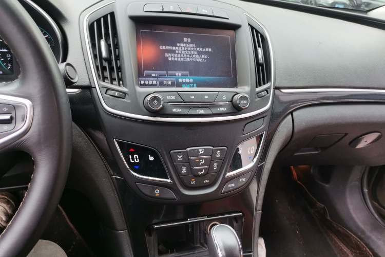 Used Buick Regal 2015 1.6T Elite Tech Model Audio And AC Panel