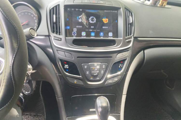 Used Buick Regal 2015 1.6T Leading Technology Model Audio And AC Panel