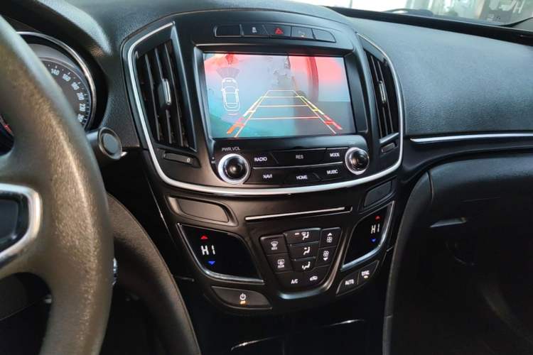 Used Buick Regal 2015 1.6T Leading Technology Model Audio And AC Panel