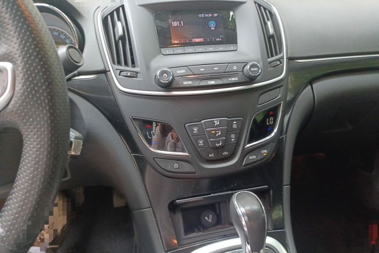 Used Buick Regal 2015 1.6T Leading Technology Model Audio And AC Panel
