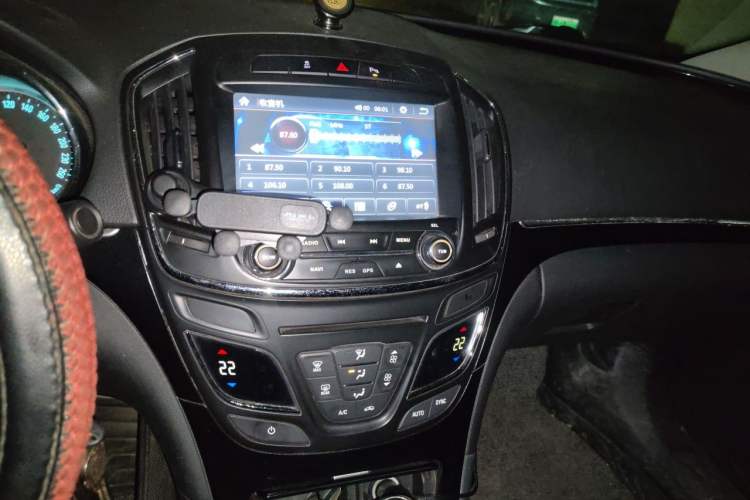 Used Buick Regal 2015 1.6T Leading Technology Model Audio And AC Panel