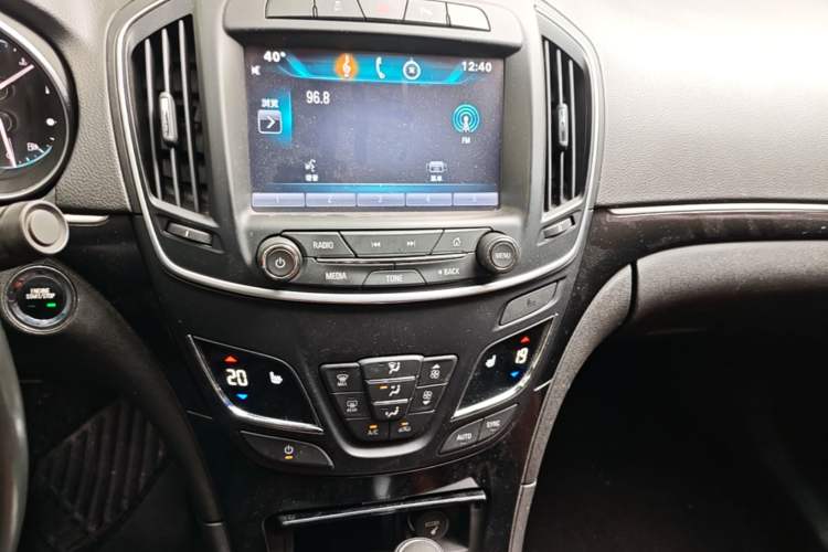 Used Buick Regal 2015 1.6T Elite Tech Model Audio And AC Panel