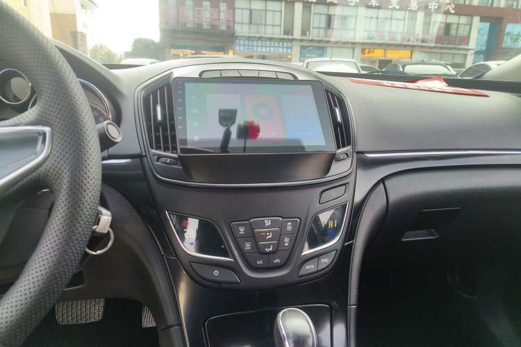 Used Buick Regal 2015 1.6T Leading Technology Model Audio And AC Panel