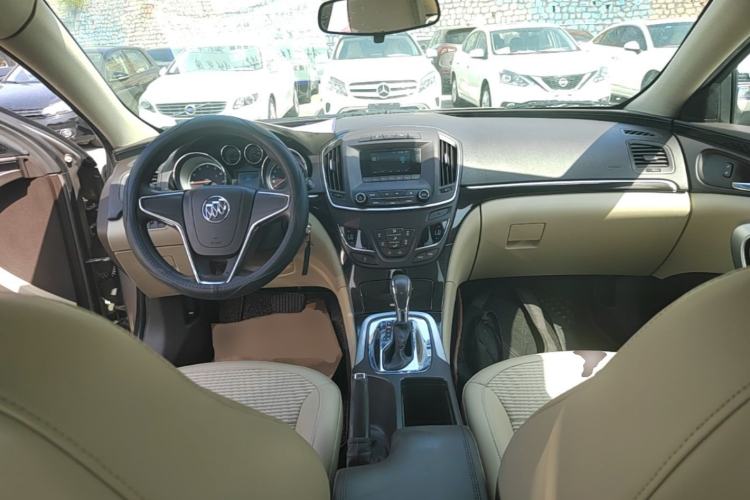 Used Buick Regal 2015 2.0L Leading Fashion Edition Center Console