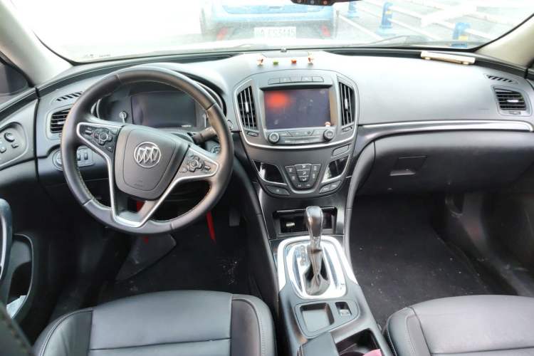 Used Buick Regal 2015 1.6T Elite Tech Model Center Console