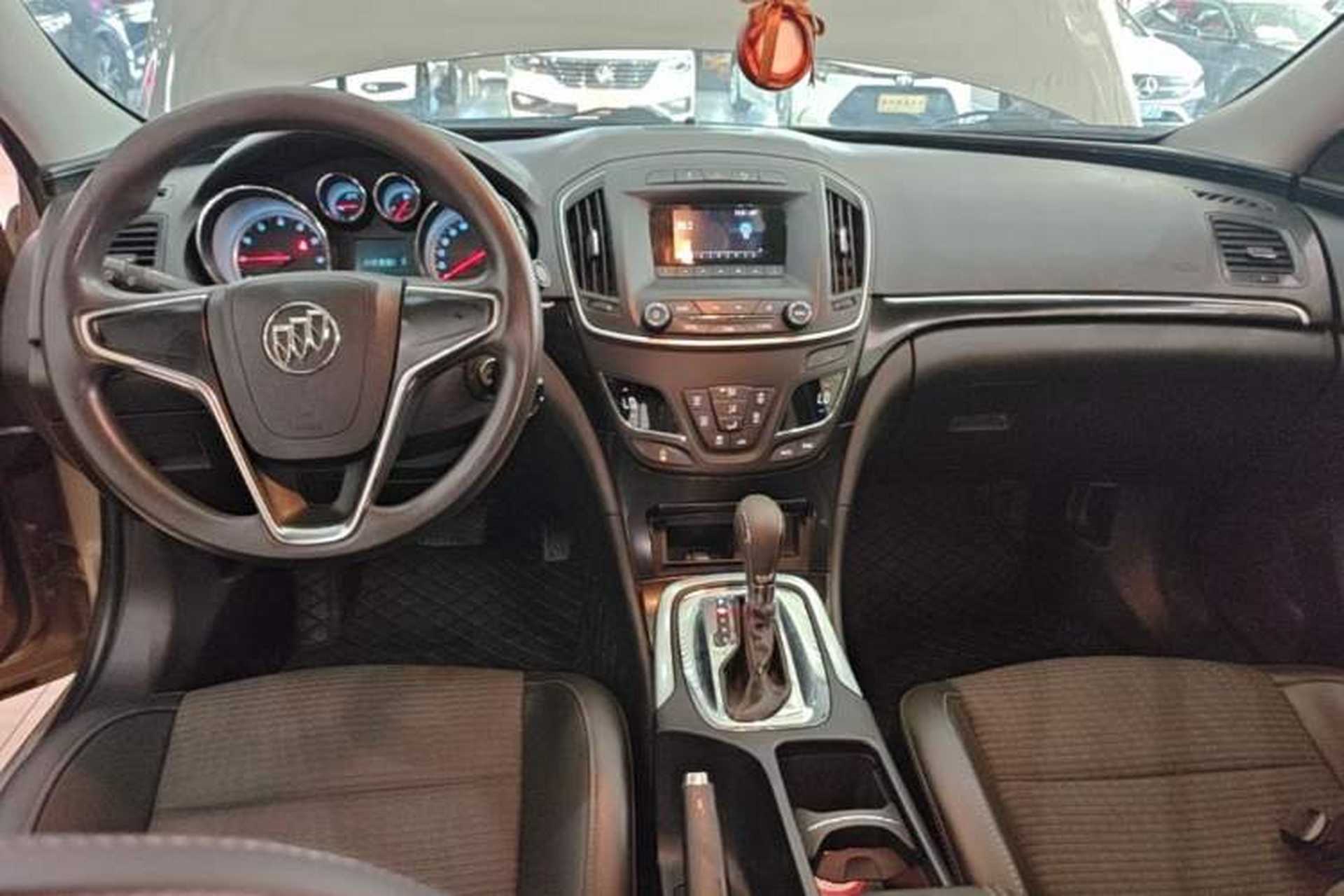 Used Buick Regal 2015 1.6T Leading Technology Model Center Console