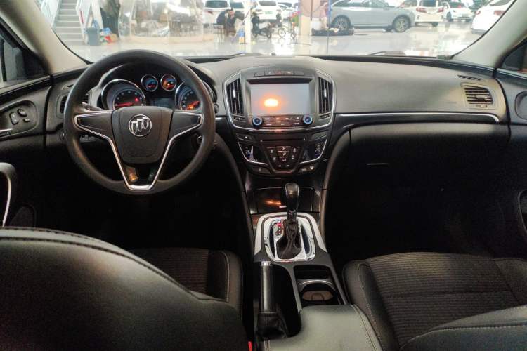 Used Buick Regal 2015 1.6T Leading Technology Model Center Console