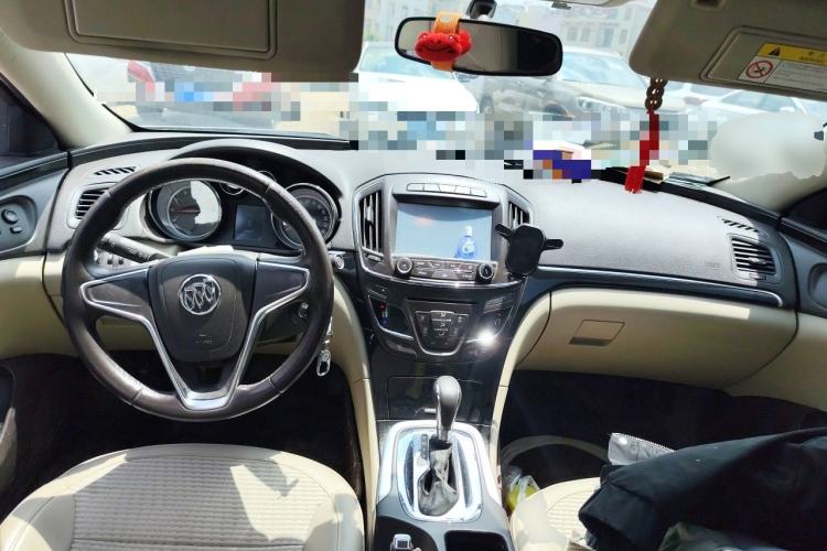 Used Buick Regal 2015 2.0L Leading Fashion Edition Center Console
