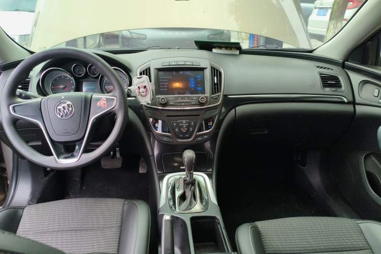 Used Buick Regal 2015 1.6T Leading Technology Model Center Console