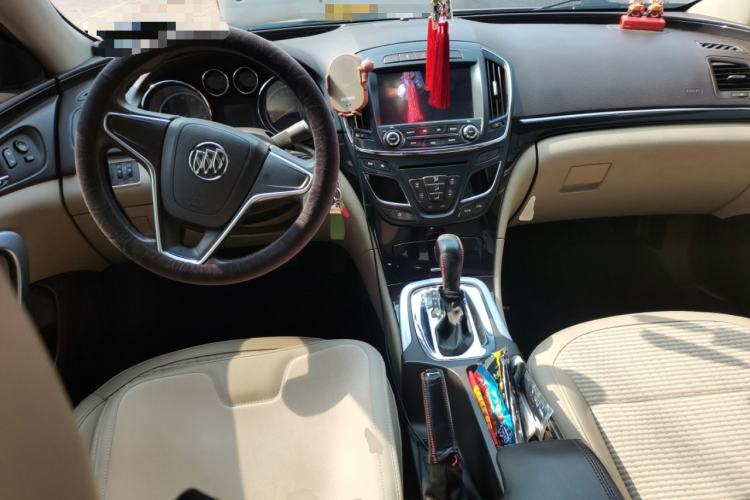 Used Buick Regal 2015 2.0L Leading Fashion Edition Center Console