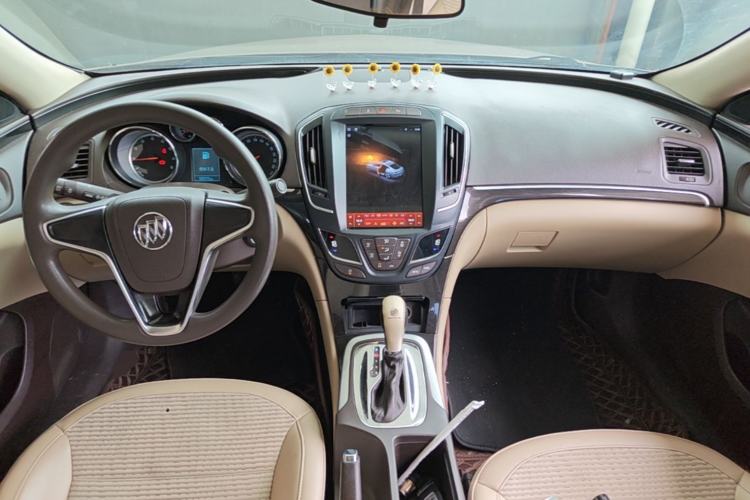 Used Buick Regal 2015 2.0L Leading Fashion Edition Center Console