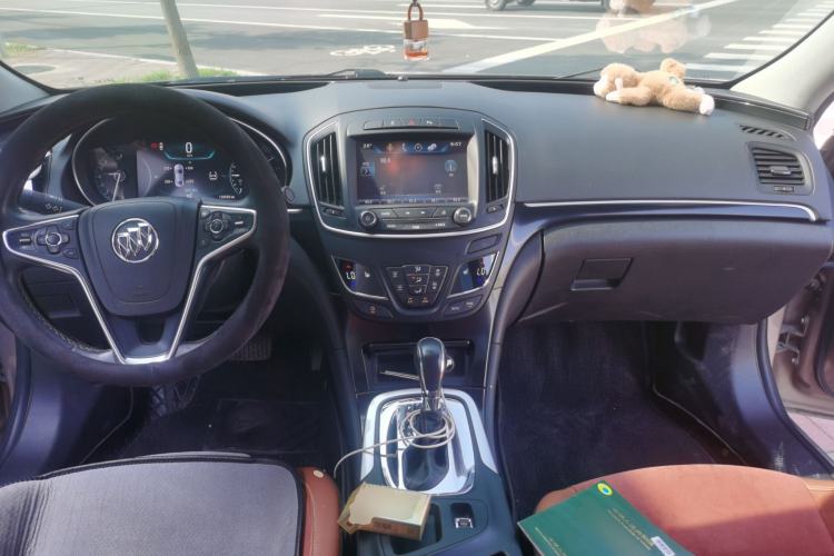Used Buick Regal 2015 1.6T Elite Tech Model Center Console