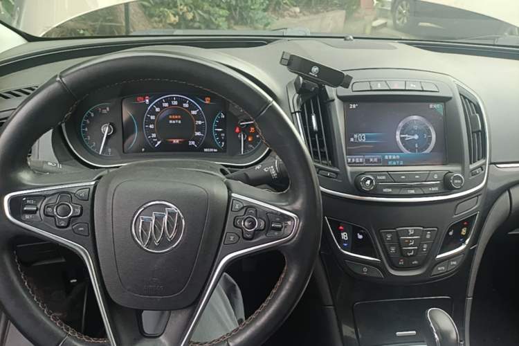 Used Buick Regal 2015 1.6T Elite Tech Model Center Console