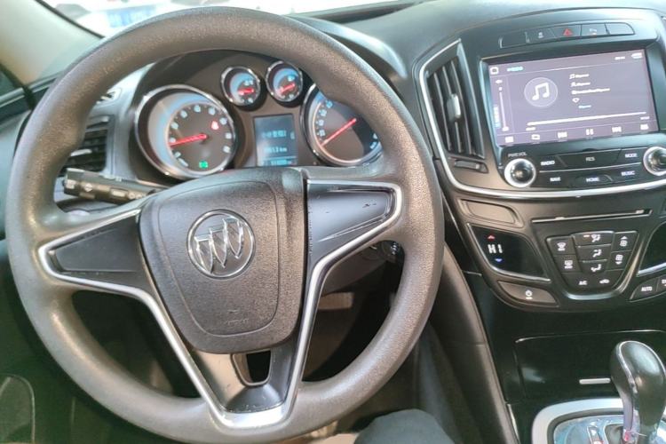Used Buick Regal 2015 1.6T Leading Technology Model Center Console