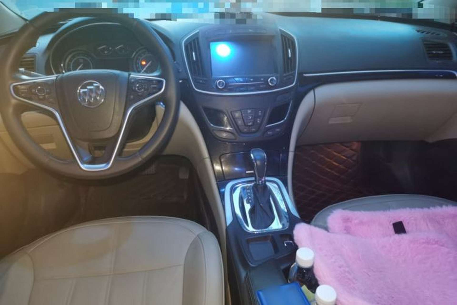 Used Buick Regal 2015 2.0L Elite Fashion Edition Center Console
