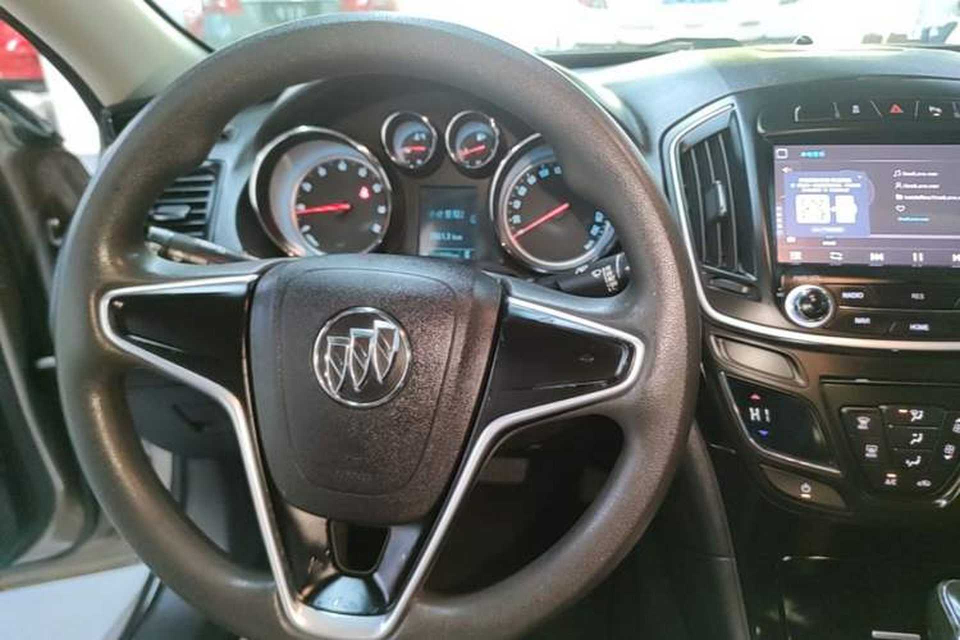 Used Buick Regal 2015 1.6T Leading Technology Model Center Console
