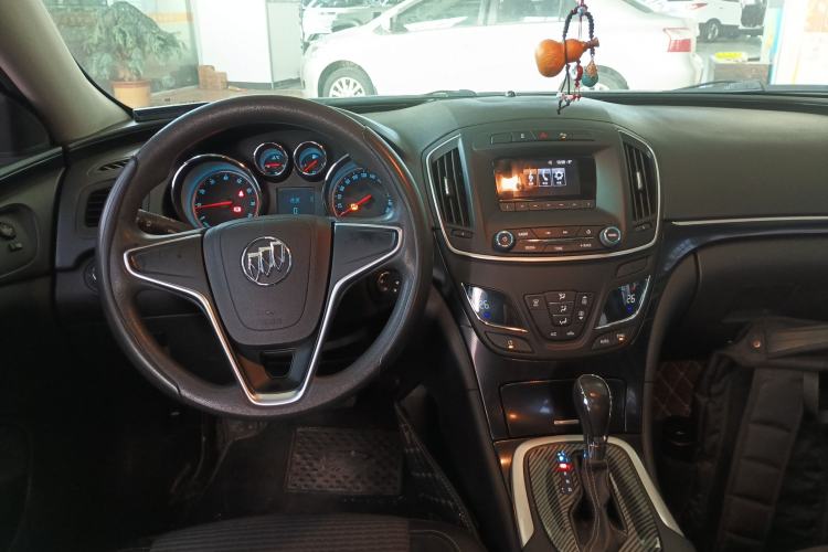 Used Buick Regal 2015 1.6T Leading Technology Model Center Console