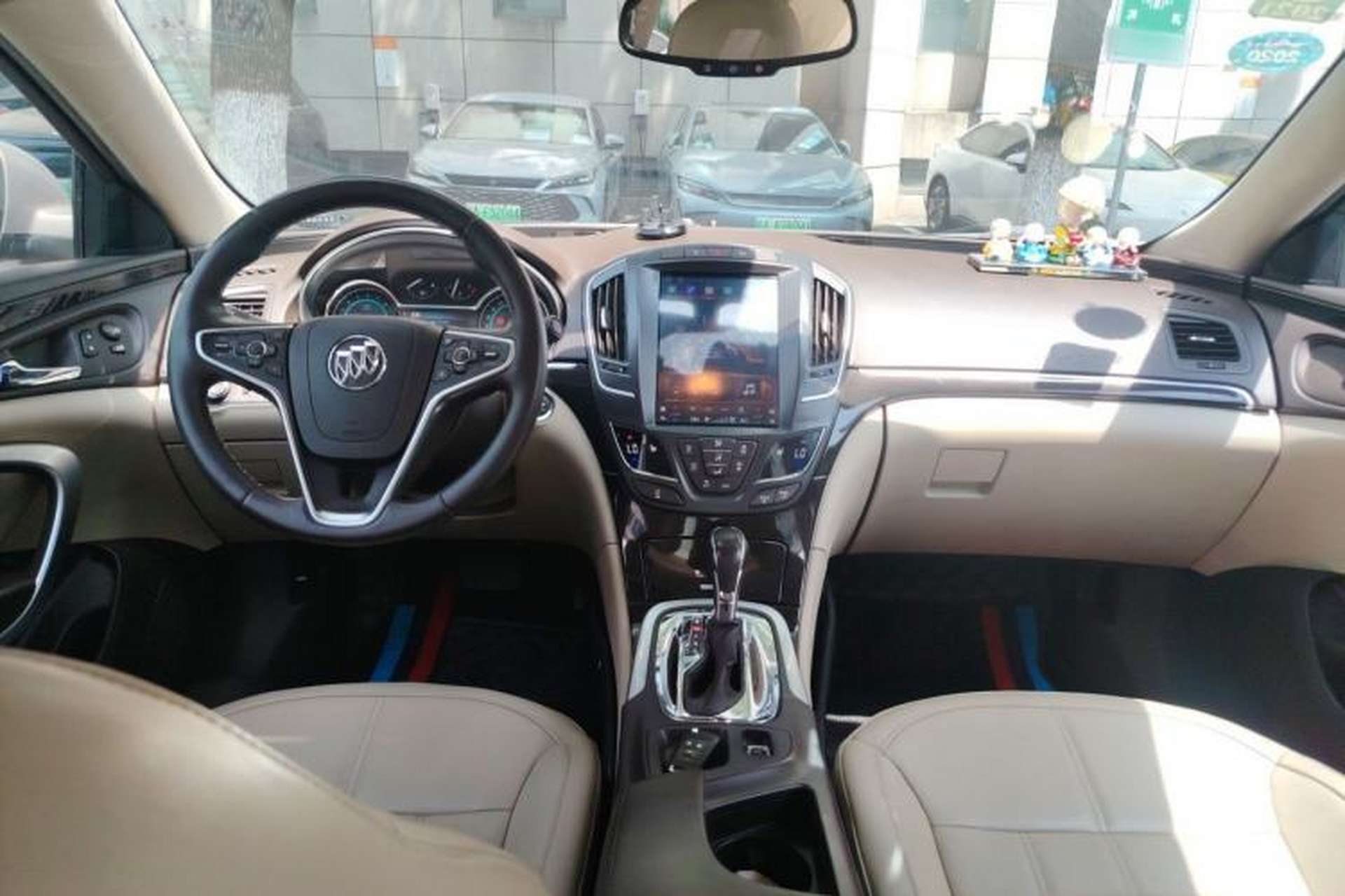 Used Buick Regal 2015 2.0L Elite Fashion Edition Center Console