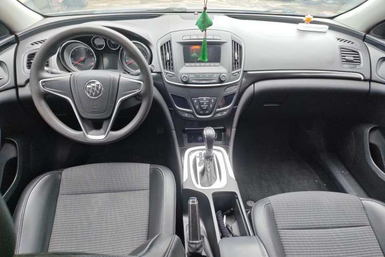 Used Buick Regal 2015 1.6T Leading Technology Model Center Console