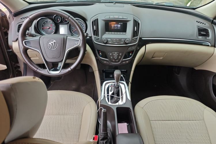 Used Buick Regal 2015 2.0L Leading Fashion Edition Center Console