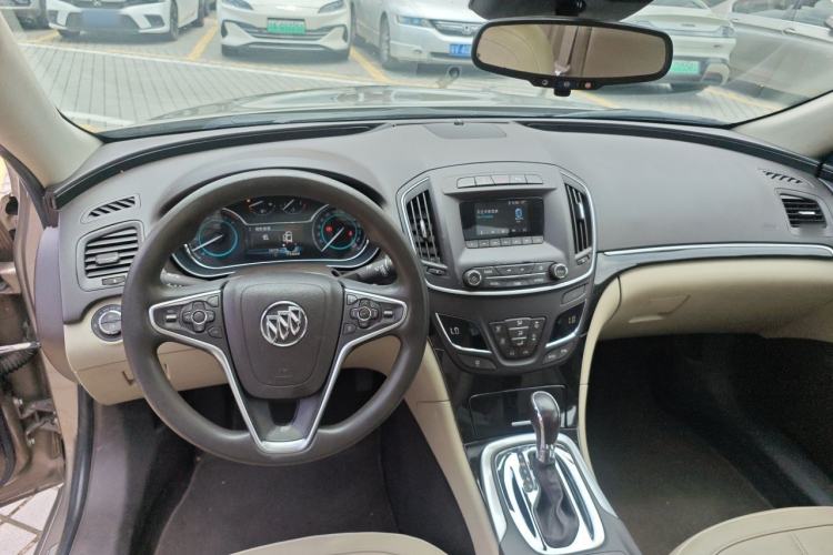 Used Buick Regal 2015 2.0L Elite Fashion Edition Center Console