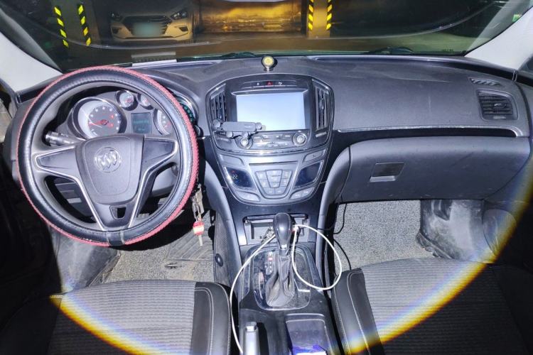 Used Buick Regal 2015 1.6T Leading Technology Model Center Console