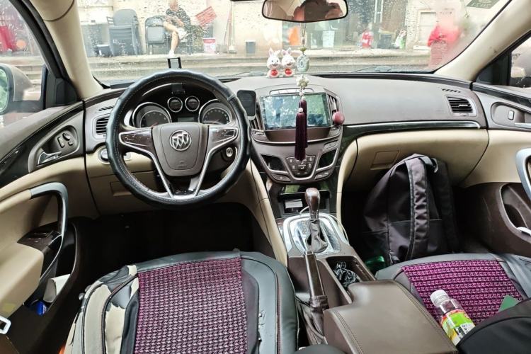 Used Buick Regal 2015 2.0L Leading Fashion Edition Center Console