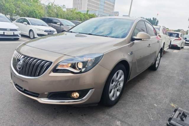 Buick Regal 2015 2.0L Leading Fashion Edition مستعملة