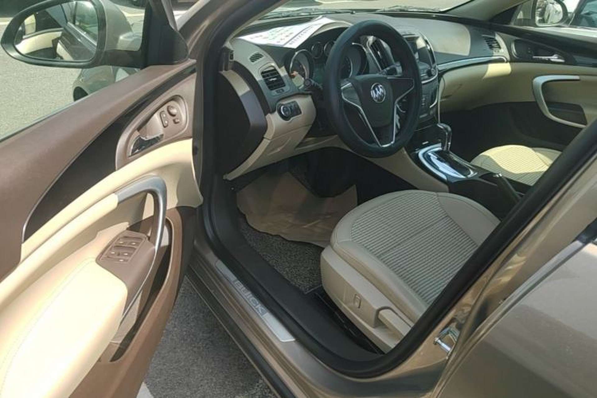 Used Buick Regal 2015 2.0L Leading Fashion Edition Driver Seat