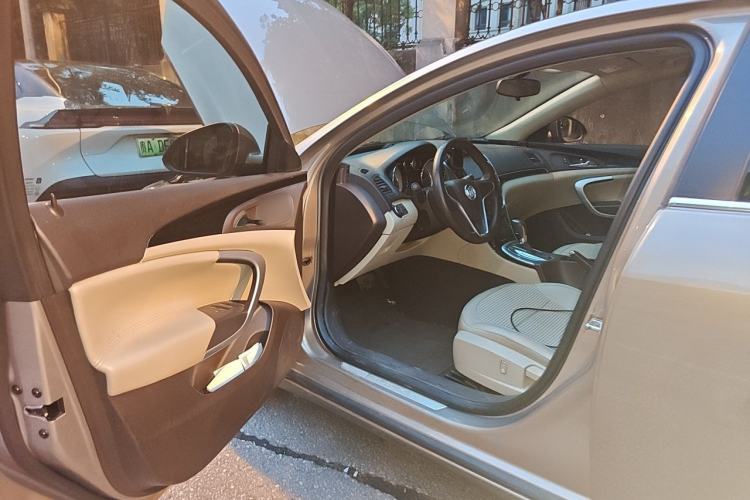 Used Buick Regal 2015 2.0L Leading Fashion Edition Driver Seat