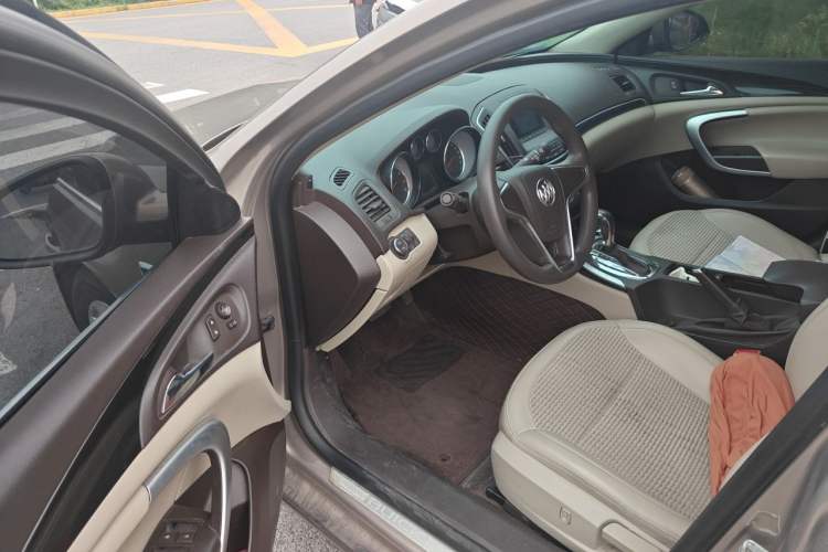 Used Buick Regal 2015 2.0L Leading Fashion Edition Driver Seat