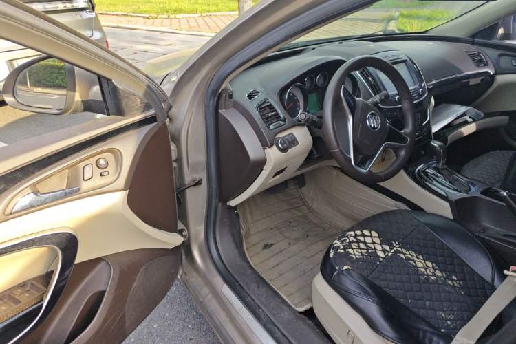 Used Buick Regal 2015 2.0L Leading Fashion Edition Driver Seat
