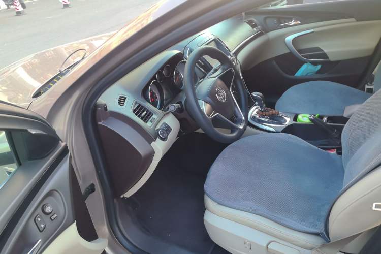 Used Buick Regal 2015 2.0L Leading Fashion Edition Driver Seat