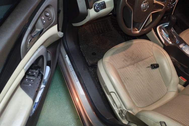 Used Buick Regal 2015 2.0L Leading Fashion Edition Driver Seat