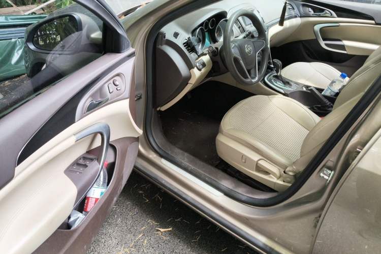 Used Buick Regal 2015 2.0L Leading Fashion Edition Driver Seat