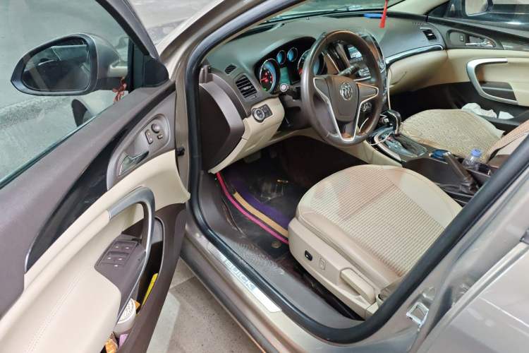 Used Buick Regal 2015 2.0L Leading Fashion Edition Driver Seat